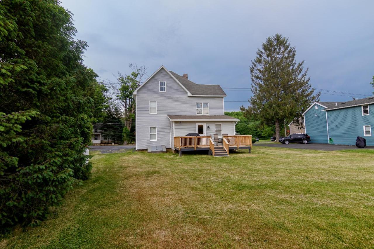 Newly Renovated 3 Bedroom House In The Heart Of Tannersville Exterior photo