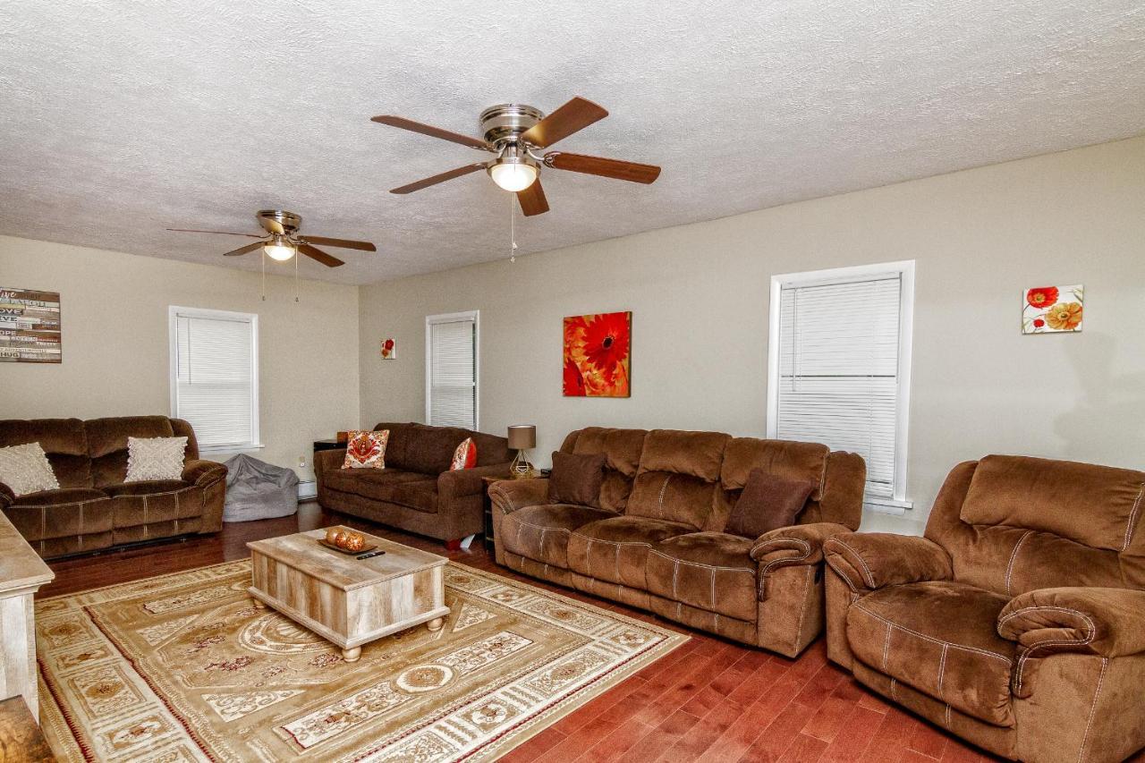 Newly Renovated 3 Bedroom House In The Heart Of Tannersville Exterior photo