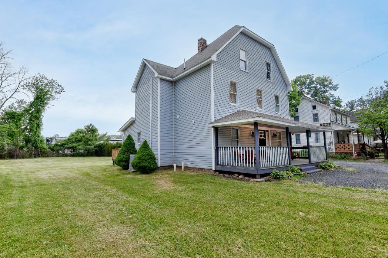 Newly Renovated 3 Bedroom House In The Heart Of Tannersville Exterior photo