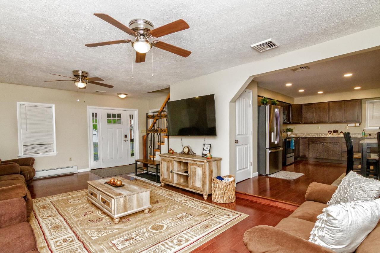Newly Renovated 3 Bedroom House In The Heart Of Tannersville Exterior photo