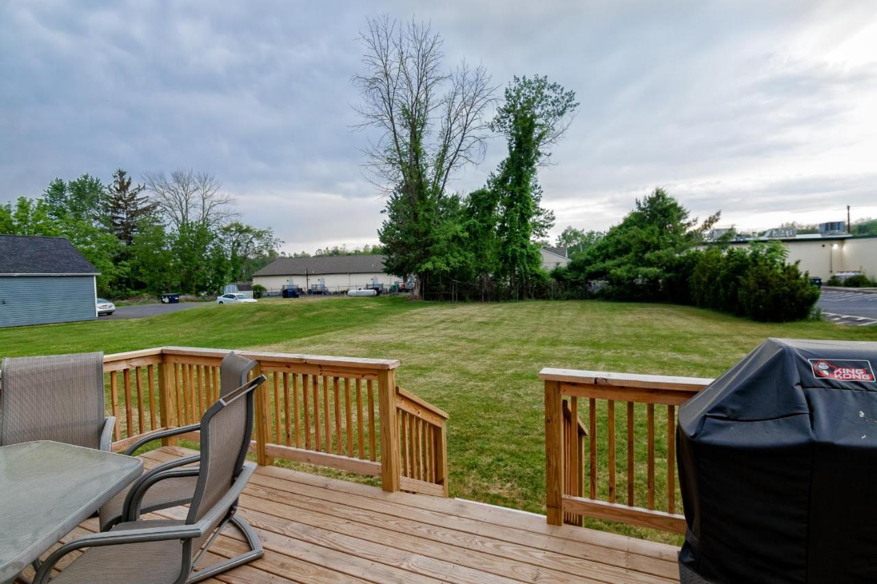 Newly Renovated 3 Bedroom House In The Heart Of Tannersville Exterior photo