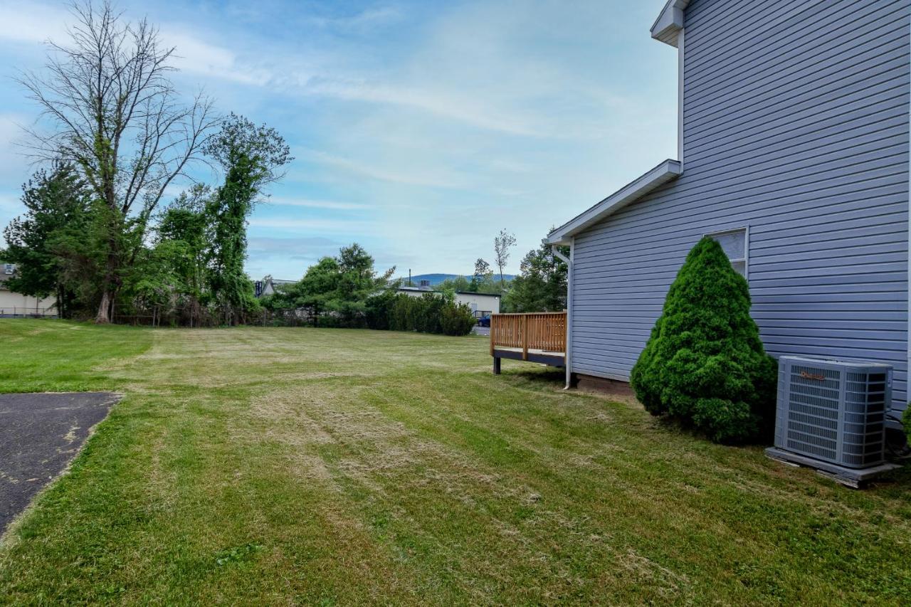 Newly Renovated 3 Bedroom House In The Heart Of Tannersville Exterior photo